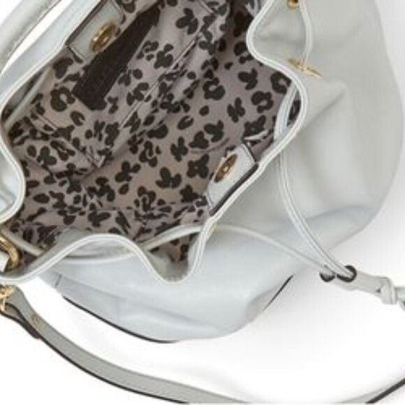 Like-new Rebecca Minkoff Mini Fiona Leather Bucket Bag 🤩 $4.99 shipping! - Picture 4 of 11